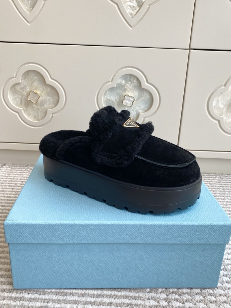 Pra*a slippers
